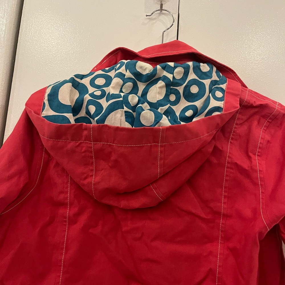 Pink Boden raincoat with detachable hood and buttons - Picture 6 of 7